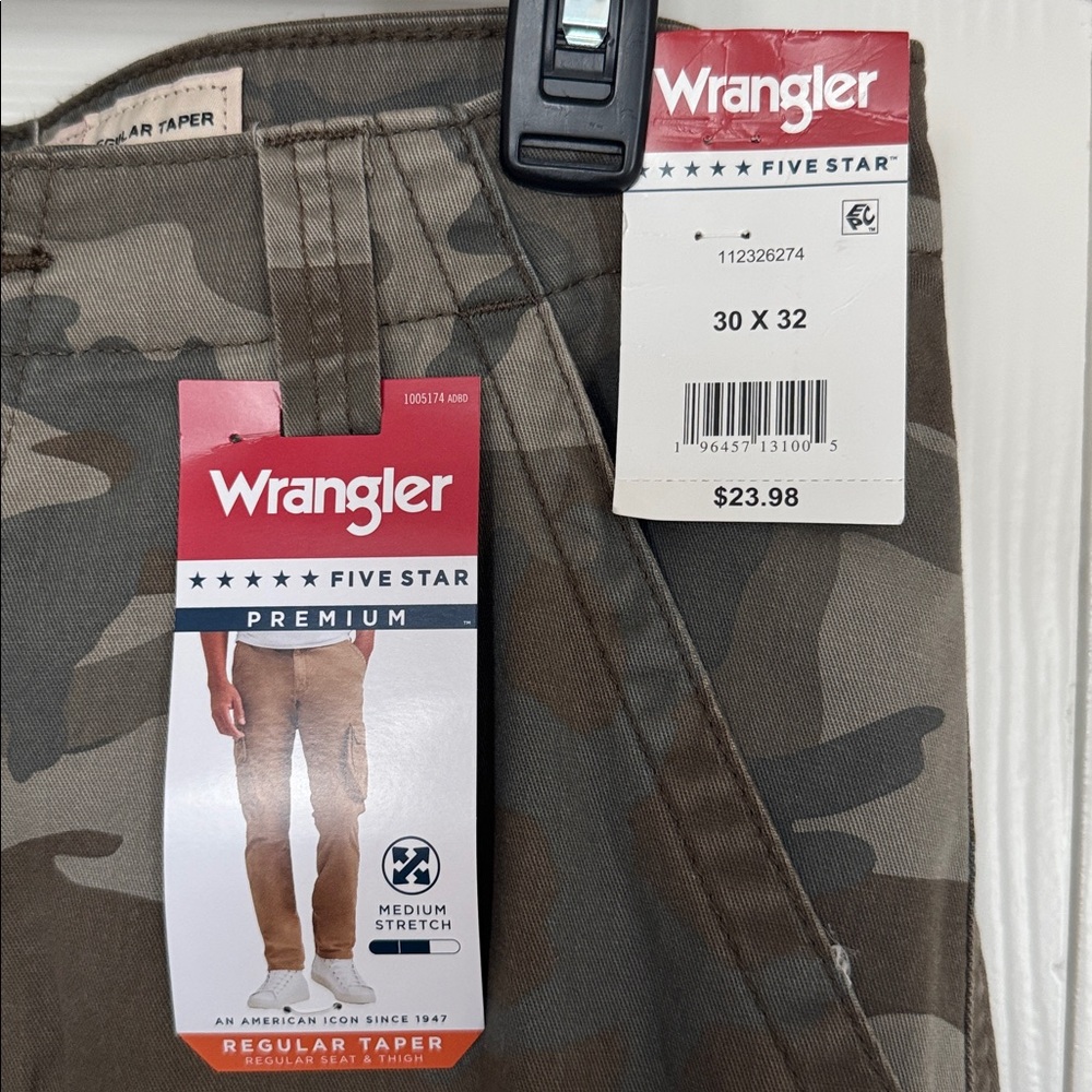 Wrangler Camo Cargo Pants Mens NWT - Picture 2 of 10